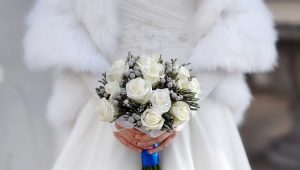 Nuotakos puokštė iš baltų rožių: pasirinkimas ir dizaino variantai