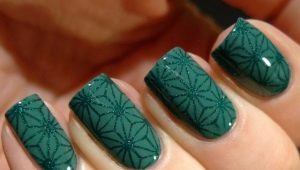 Emerald manicure: the secrets of design and stylish ideas