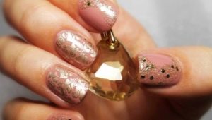 Pink og guld manicure: funktioner og moderne ideer