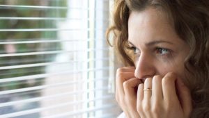اضطراب الشخصية القلق: الأسباب والأعراض والعلاج