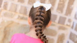 Façons de tisser des tresses pour les filles: coiffures simples
