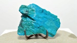Turquoise: penerangan batu, jenis dan sifatnya