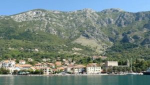 Vistas e características de descanso em Risan em Montenegro