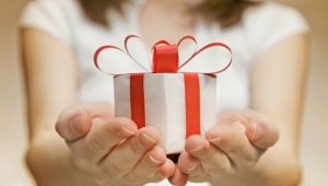 Etiquette af gaver: hvordan man håndterer og accepterer dem?