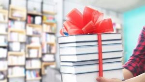 Bagaimana memilih buku sebagai hadiah?