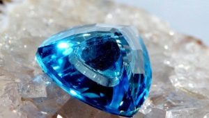 Modrý Topaz: druhy kamene, vlastnosti a oblasti použití