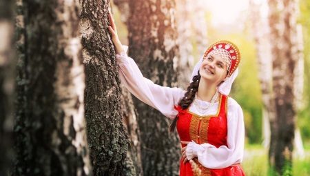 O que é um vestido de verão russo incomum?