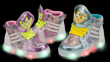 Luminous sneakers para sa mga bata