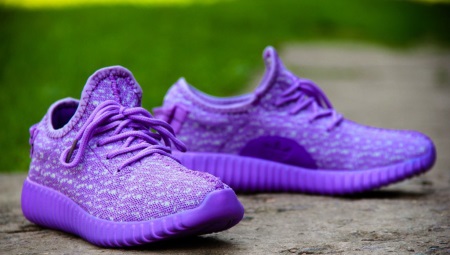 Pantofi violeți