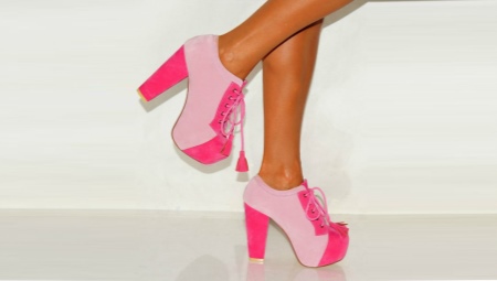 Rožiniai batų batai
