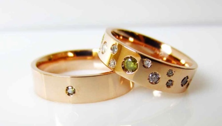 Anéis de casamento com pedras