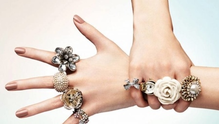 Ékszer: elegáns női gyűrűk