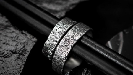 Anéis de casamento de prata