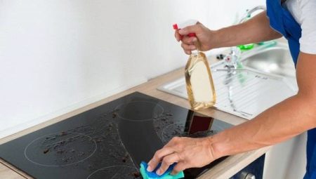 Sådan rengøres glaskeramisk komfur fra sod?