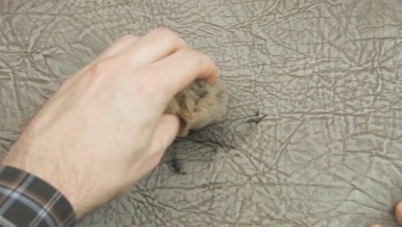 Effectieve middelen en methoden voor het verwijderen van vlekken van het handvat met kunstleer
