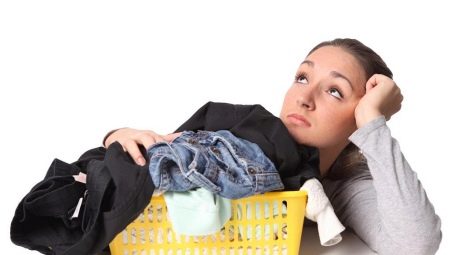 Miten puhdistaa vaatteita vaahdosta?