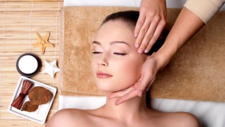 ¿Cómo hacer un masaje facial escultórico?