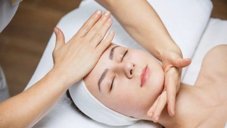 Paano gumawa ng facial massage laban sa wrinkles sa bahay?
