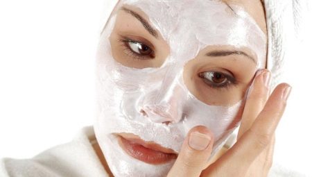 Topeng krim masam untuk wajah di rumah: faedah dan bahaya, resipi dan penggunaan