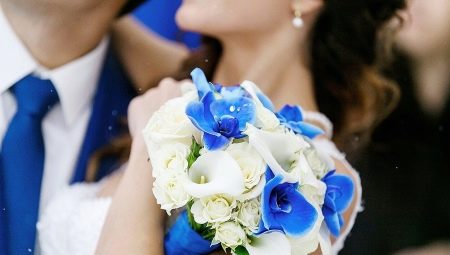 Bouquet da sposa bianco e blu: le sottigliezze del design e della selezione