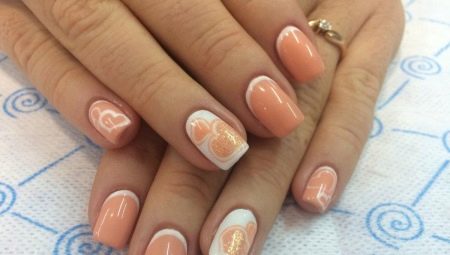 Manicure beige dengan corak: idea-idea yang bergaya dan trend fesyen