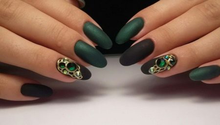 Zwarte en groene manicure: modieuze en ongebruikelijke ontwerpideeën