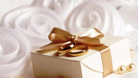 Hvad skal man give til sin sønns bryllup fra sine forældre?