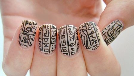 Mga ideya para sa paglikha ng manicure sa mga hieroglyphs