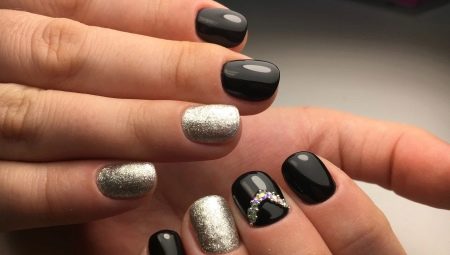 Como fazer uma manicure em preto com prata?