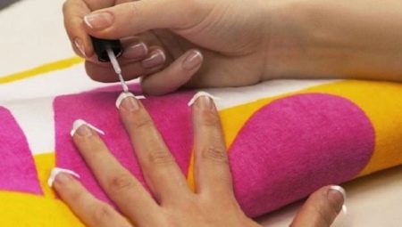 Hvordan laver man en fransk manicure hjemme?
