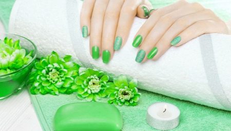 Manicura en tons verds: una varietat de matisos i idees de moda