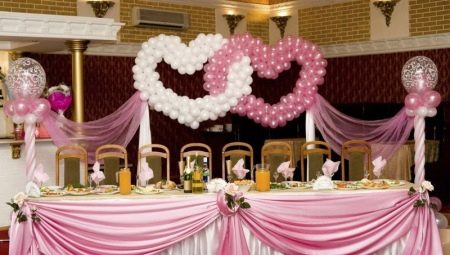 Originalios vestuvių salės dekoravimo su balionais idėjos