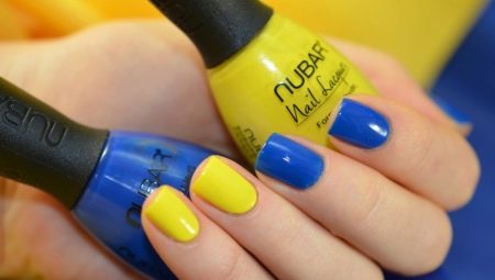 Pilihan untuk manicure biru dan kuning