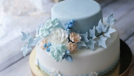 Esküvői emeletes torta: eredeti ötletek és választási lehetőségek