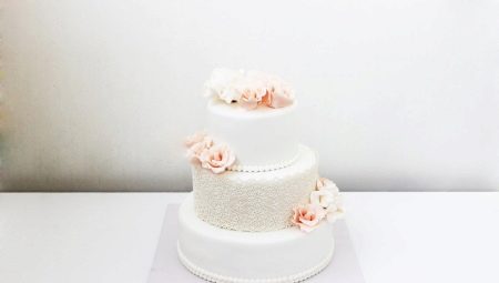 Mastic сватбена торта: сортове и дизайнерски идеи