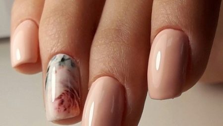 Variants of design gentle and soothing manicure