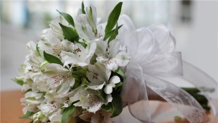 Choisir un bouquet de mariée d'Alstroemeria