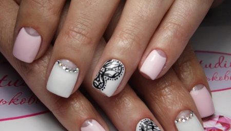 Ontwerp en creatie van manicure voor brede nagels