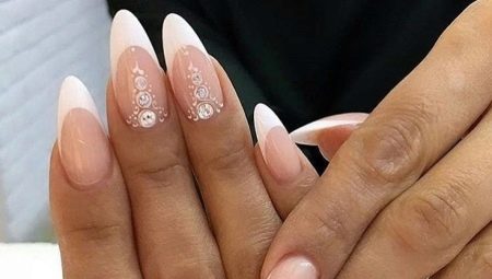 French manicure sa almond na nail