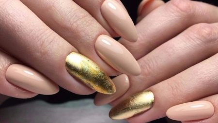 Ontwerpideeën voor manicure op lange, scherpe nagels