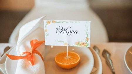 Kaip padaryti ir organizuoti korteles sėdinčioms svečiams vestuvėse?