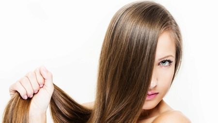 Alisar els cabells de queratina a casa: els pros i els contres, les receptes, les instruccions