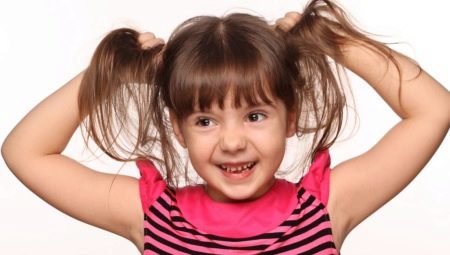 تسريحات الشعر الجميلة للفتيات في رياض الأطفال في 5 دقائق