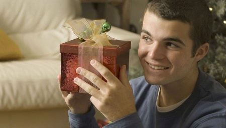 Hvordan velge en gave til en 16 år gammel fyr?