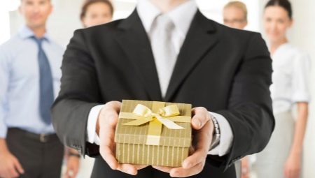 Original gift ideas for male colleagues
