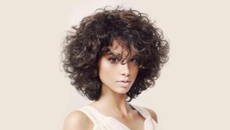 Haircuts for curly hair: fashion ideas and advice on choosing