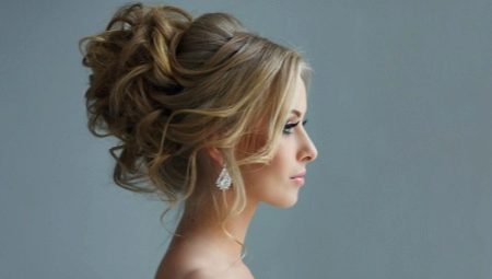 Penteados de noite para cabelos médios: características, opções, criação e decoração
