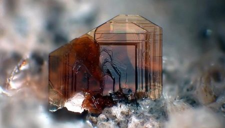 Biotite: quali proprietà differisce e come può essere usata una pietra?