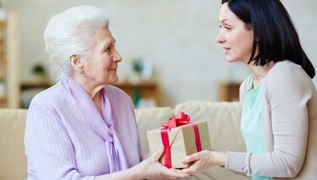 Mitä voit antaa äidillesi 70 vuotta?