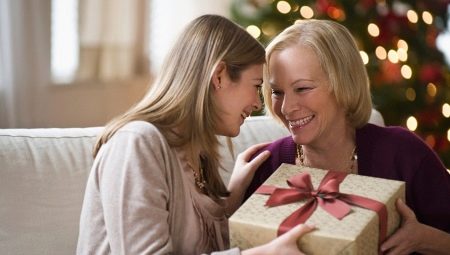 Cosa regalare a tua mamma un ragazzo per il nuovo anno?